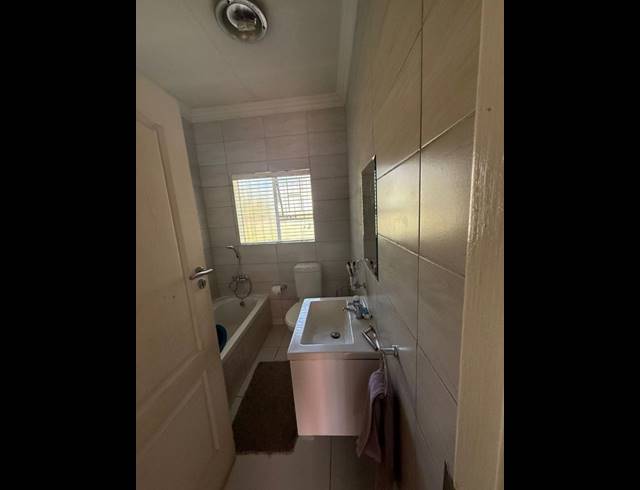 3 BEDROOM HOUSE FOR SALE IN BIRCHLEIGH NORTH